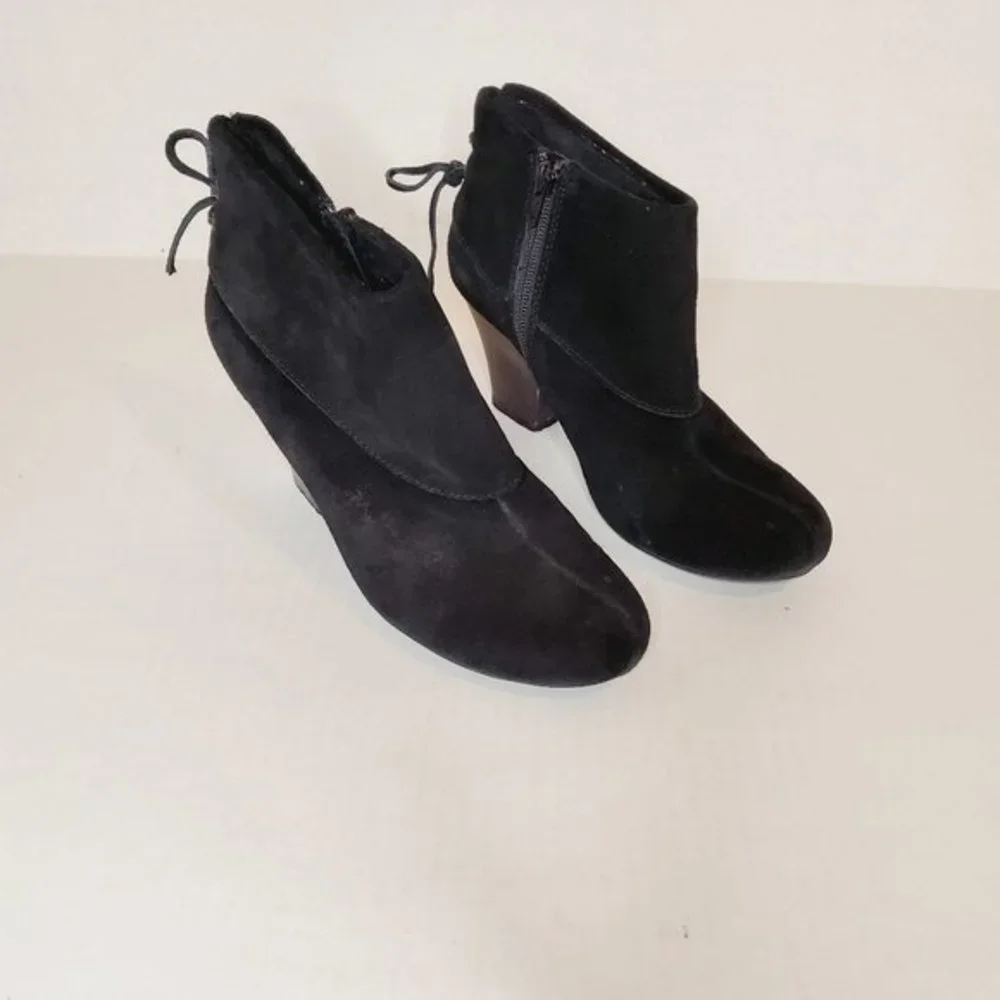 Sketcher's black suede leather fold over ankle boots